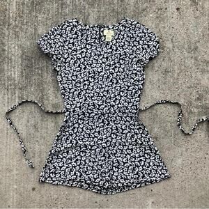 Vintage y2k 90s limited america black